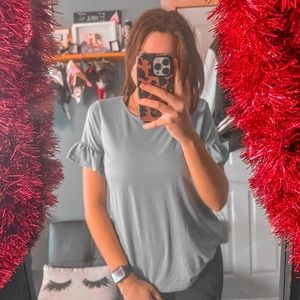 2 FOR 1 ruffled sleeve tops